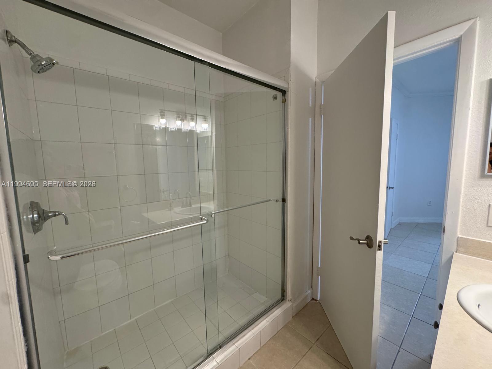 REFLECTIONS AT PEMBROKE P - Residential Lease