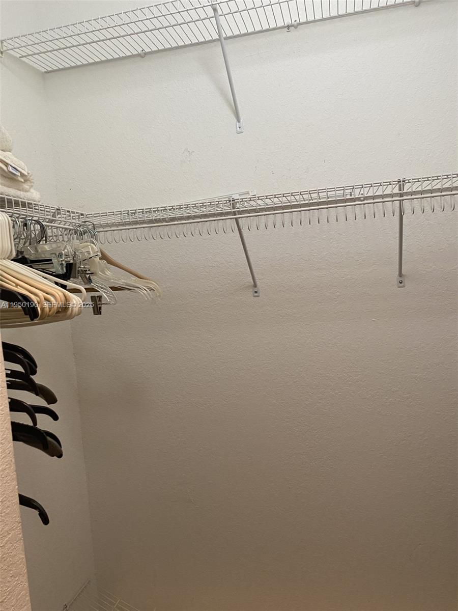 MARIPOSA POINTE AT WESTON - Residential