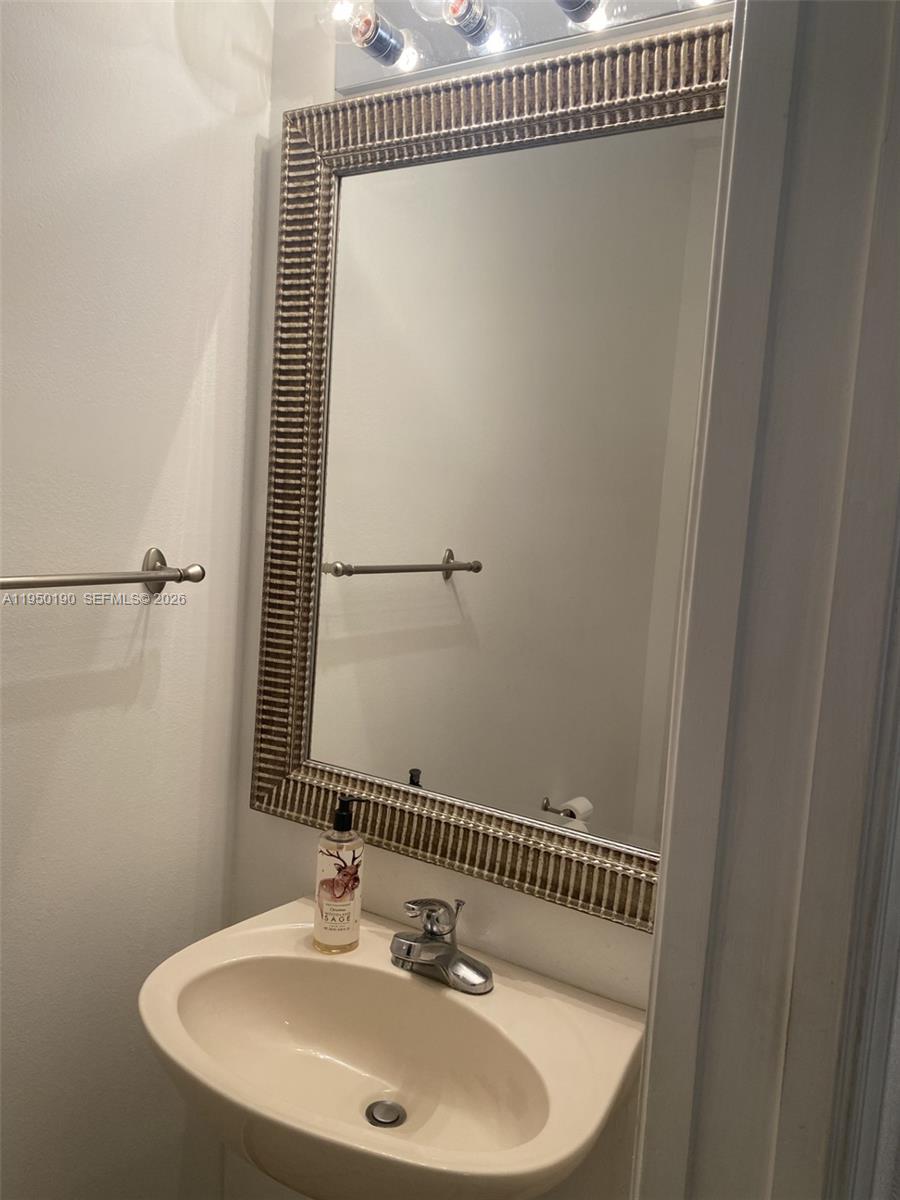 MARIPOSA POINTE AT WESTON - Residential