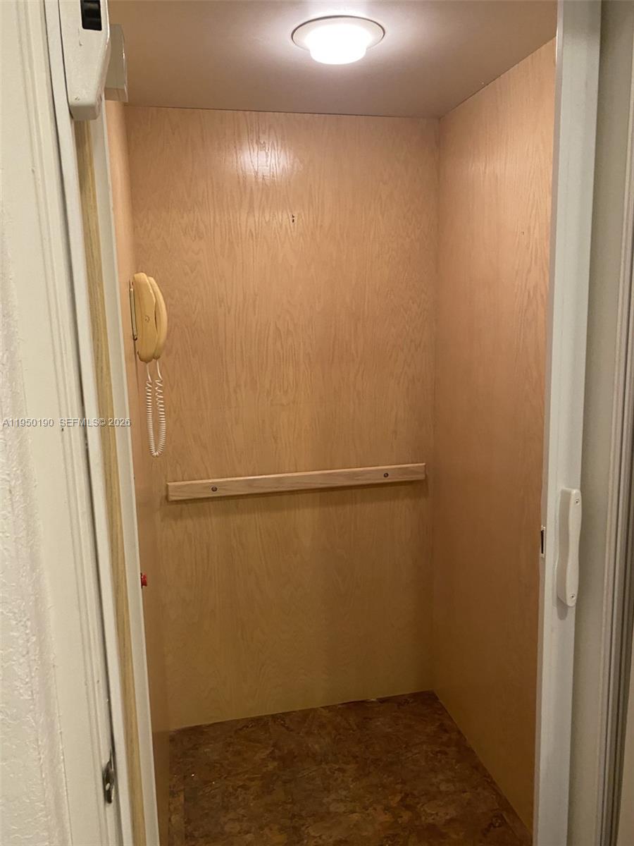 MARIPOSA POINTE AT WESTON - Residential