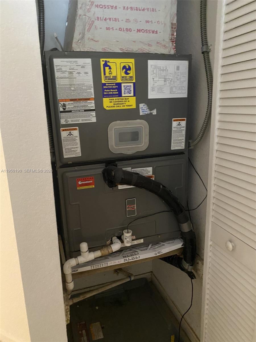 MARIPOSA POINTE AT WESTON - Residential