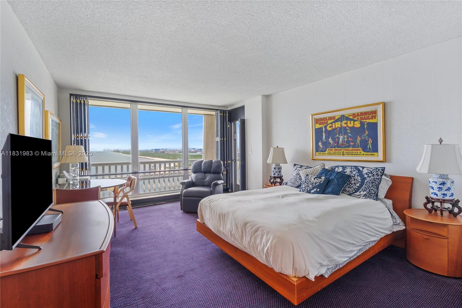 POINT OF AMERICAS - Residential