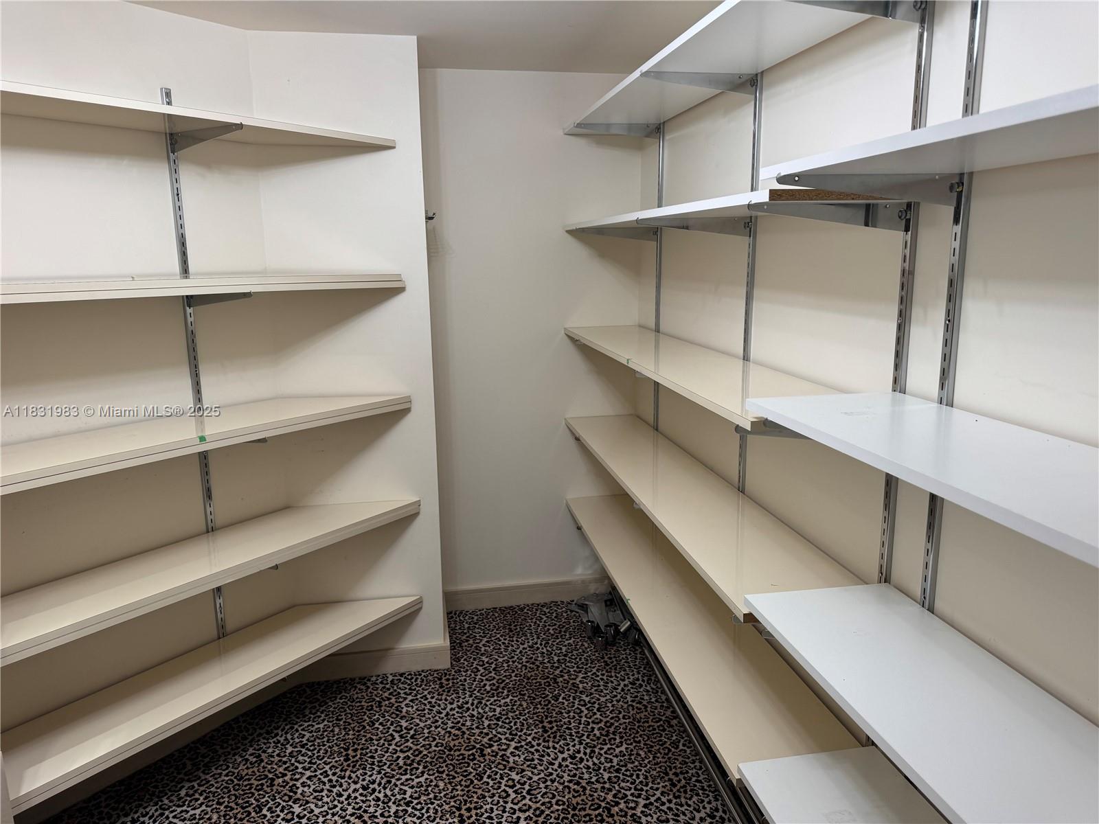 POINT OF AMERICAS - Residential