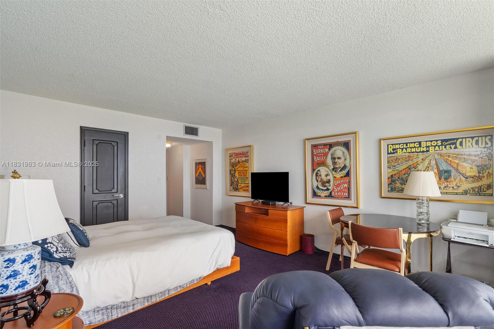 POINT OF AMERICAS - Residential