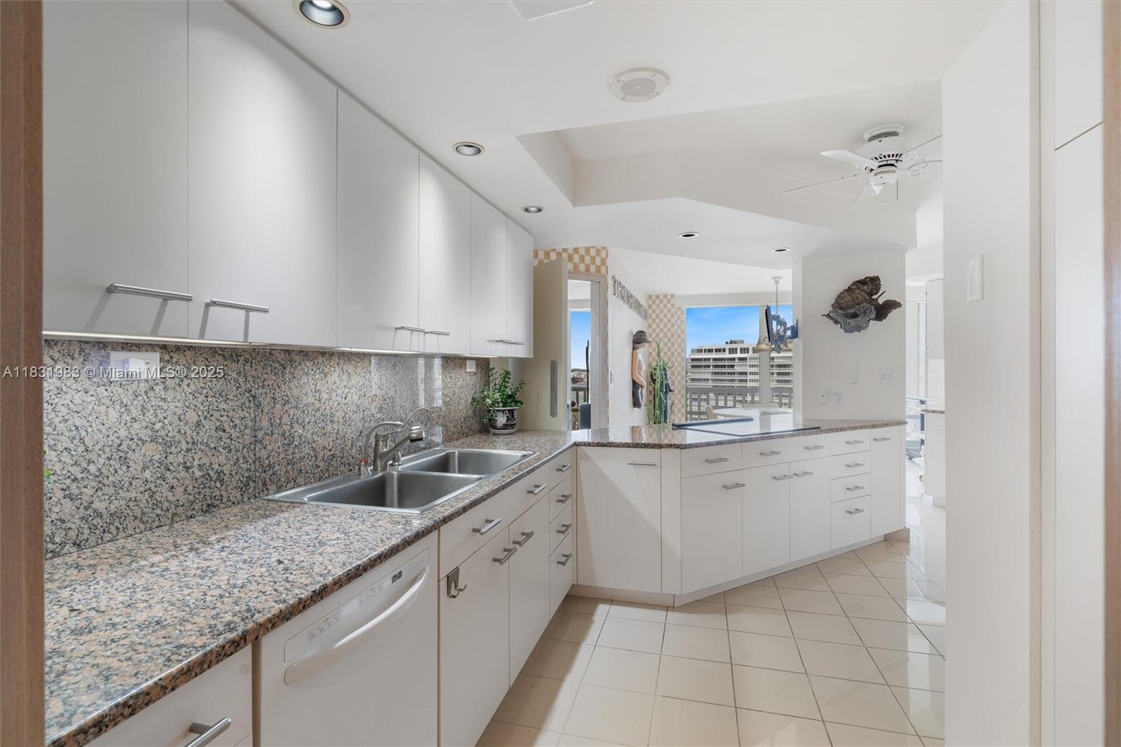 POINT OF AMERICAS - Residential