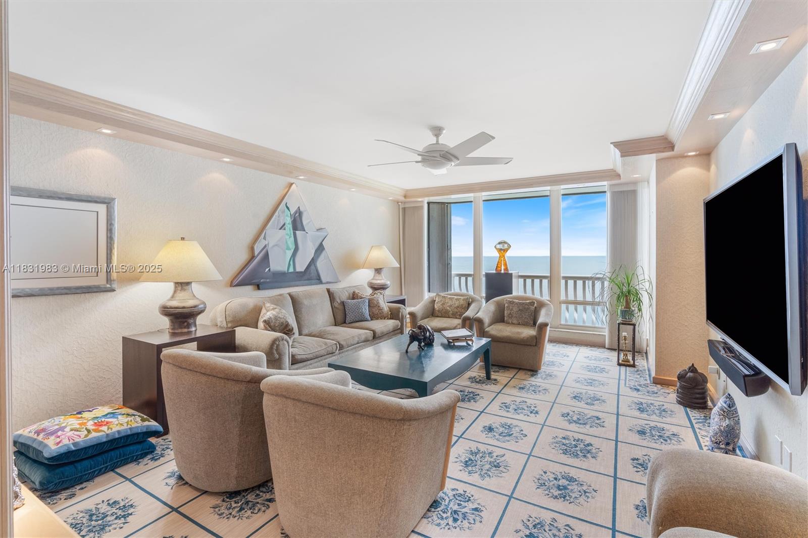 POINT OF AMERICAS - Residential