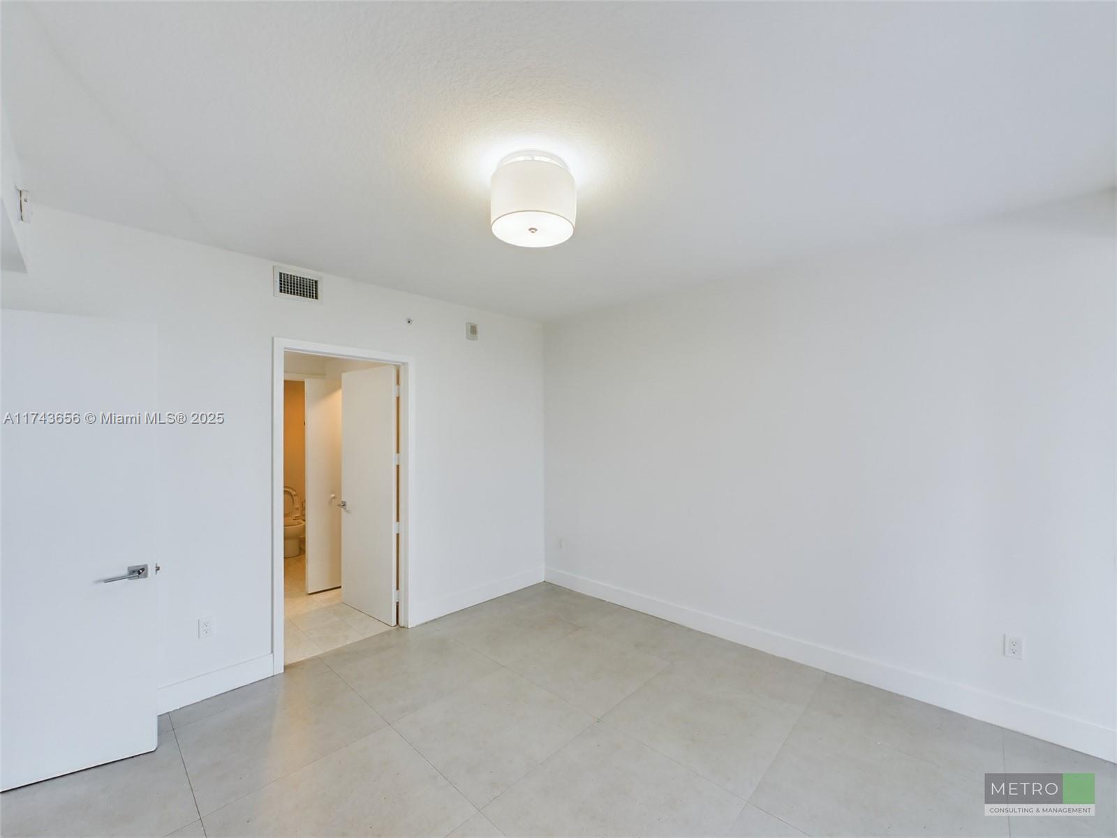 ARIA ON THE BAY CONDO - Residential