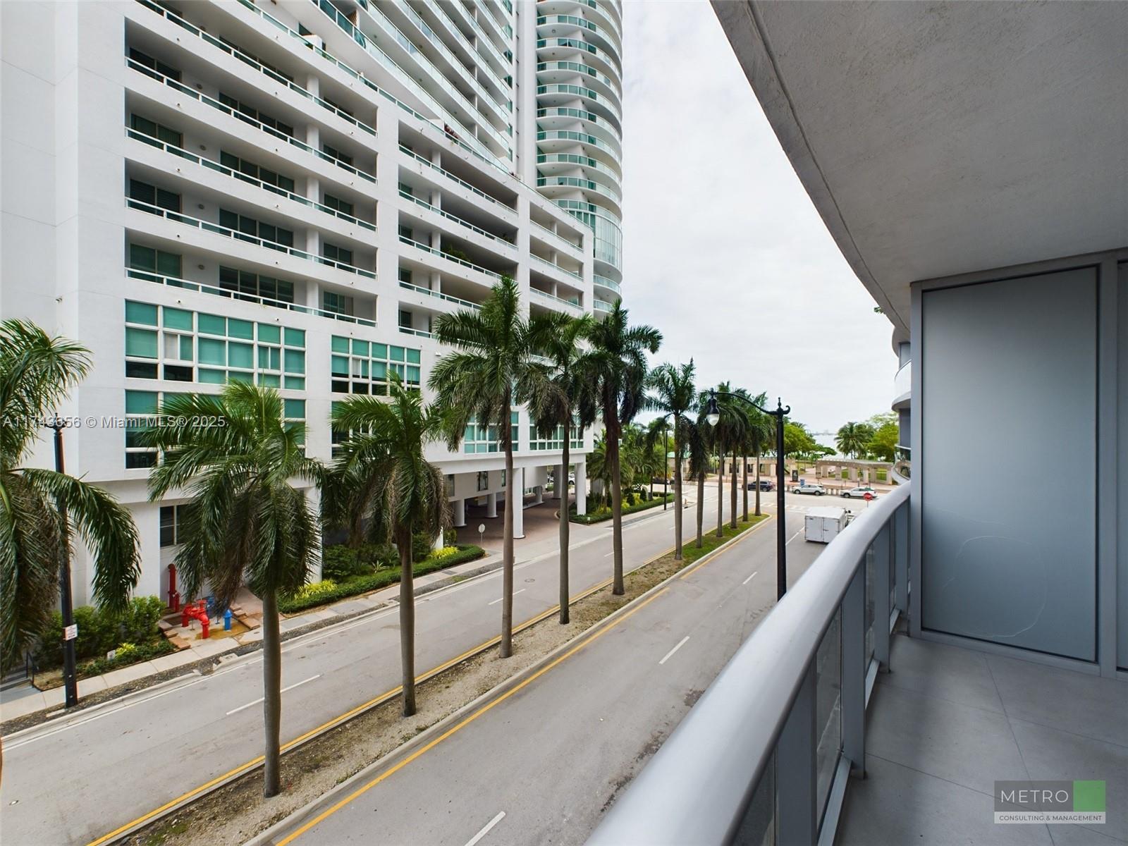 ARIA ON THE BAY CONDO - Residential