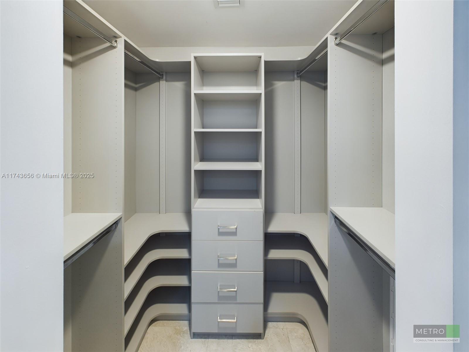 ARIA ON THE BAY CONDO - Residential