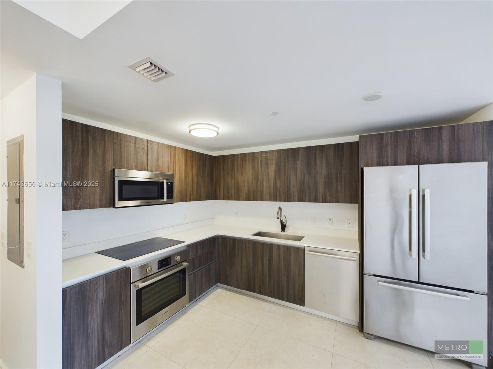 ARIA ON THE BAY CONDO - Residential