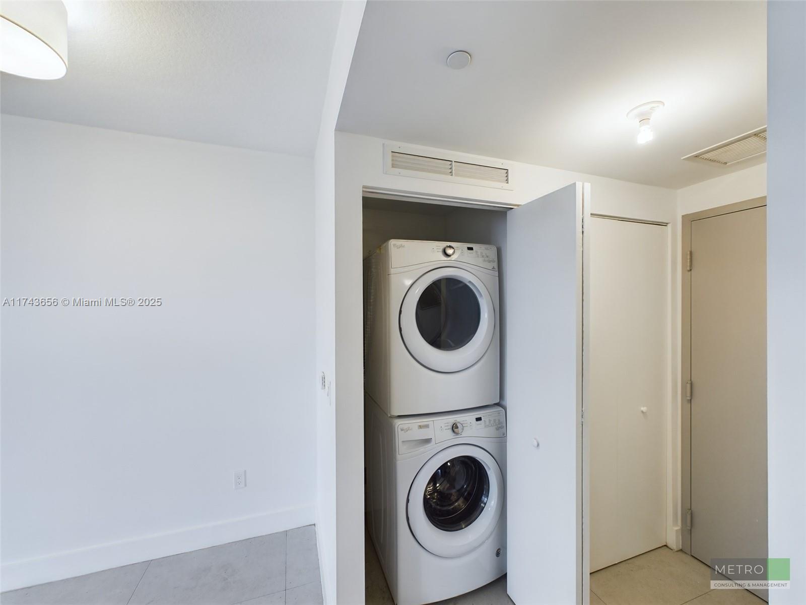 ARIA ON THE BAY CONDO - Residential
