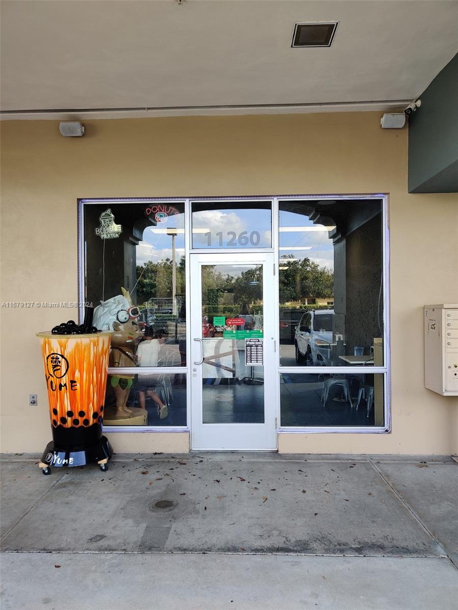 A bubble tea and mochi donuts shop in the Publix-anchored shopping center at Promenade at Silver Palm could benefit from high foot traffic due to its convenient location. The combination of trendy desserts and beverages like bubble tea and mochi donuts might attract a broad customer base, from shoppers to families. The shop has grease trap but no hood. SHOWING IS BY APPOINTMENT ONLY. PLEASE DO NOT DISTURB OWNER/EMPLOYEES.