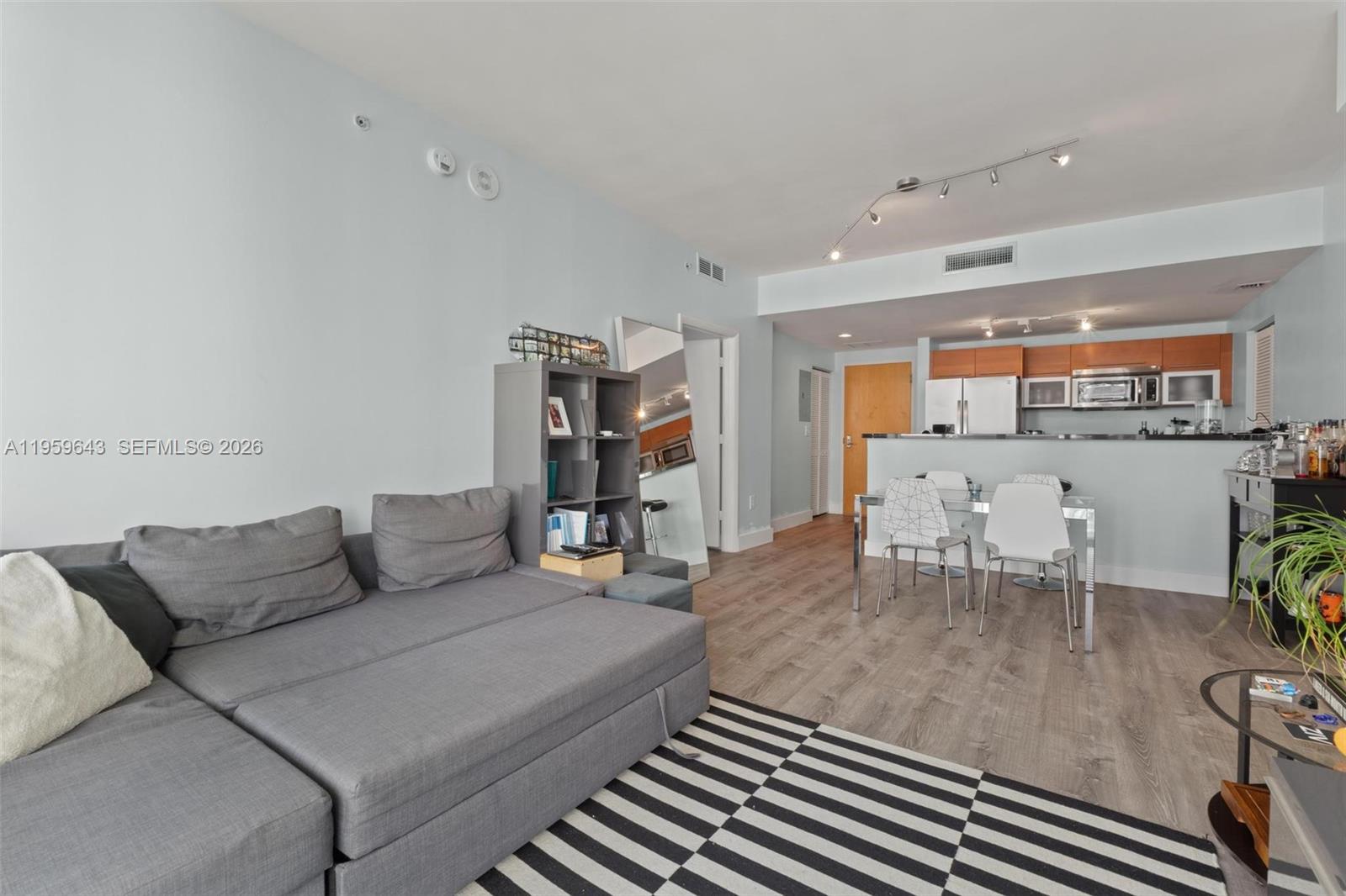 VIZCAYNE SOUTH CONDO - Residential Lease