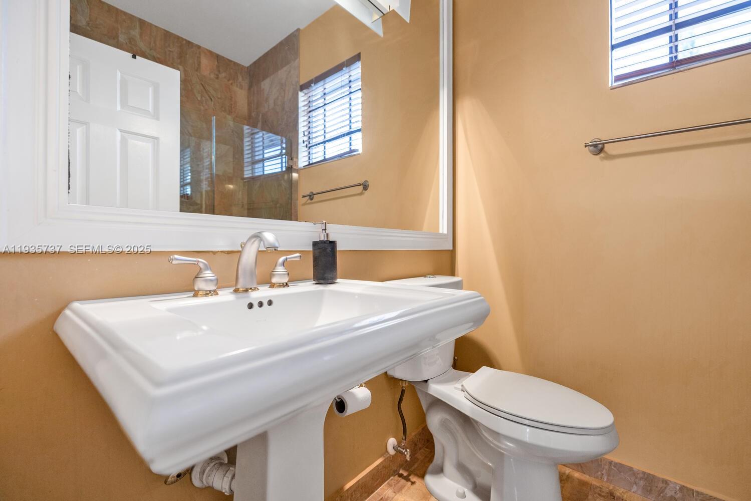 SUNSET LAKES PLAT ONE - Residential