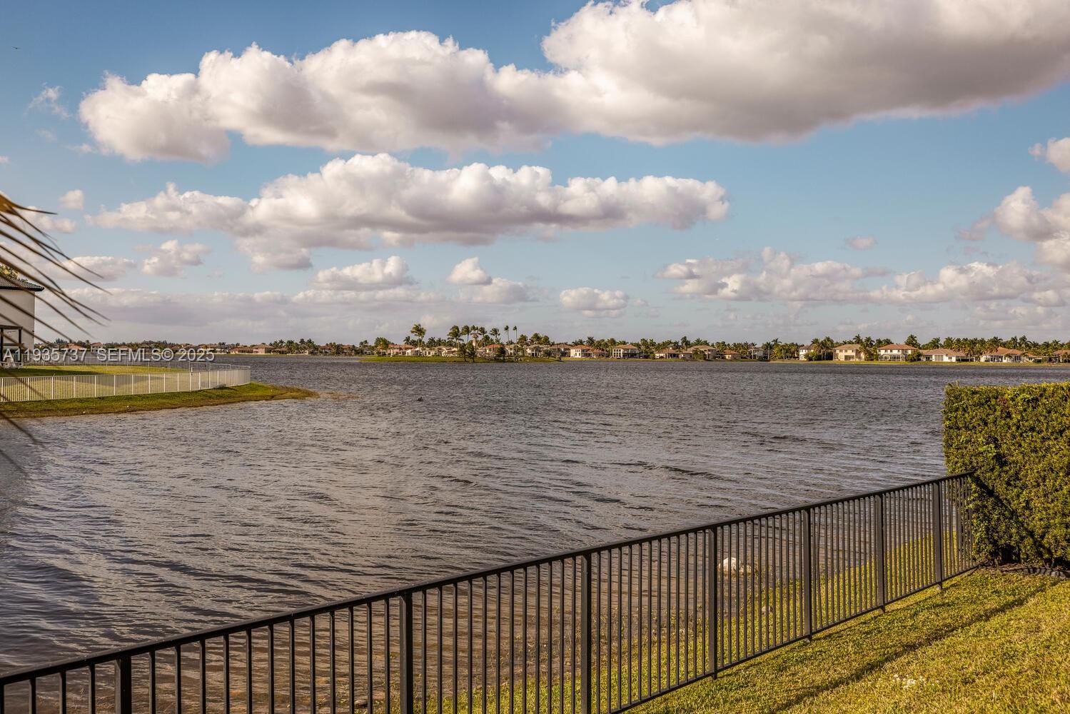 SUNSET LAKES PLAT ONE - Residential