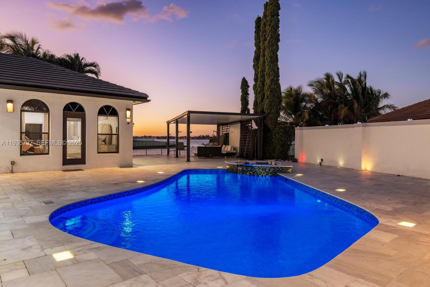 SUNSET LAKES PLAT ONE - Residential