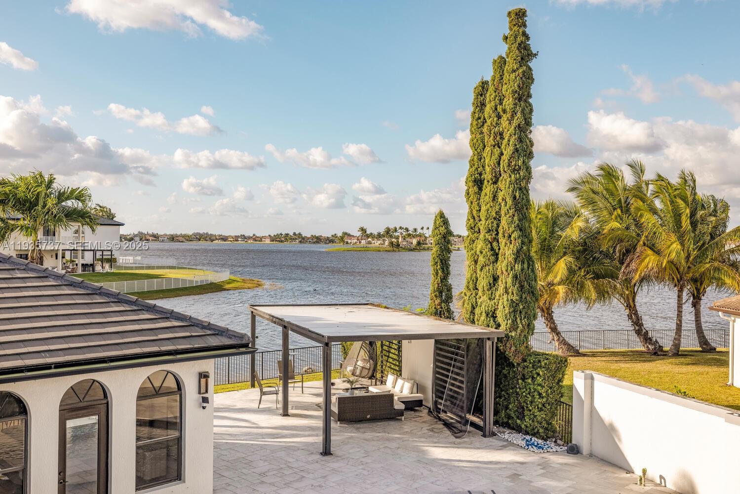 SUNSET LAKES PLAT ONE - Residential