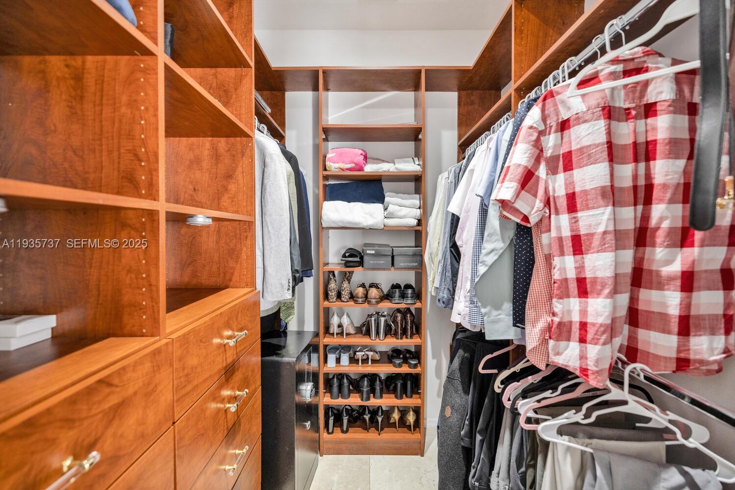 SUNSET LAKES PLAT ONE - Residential