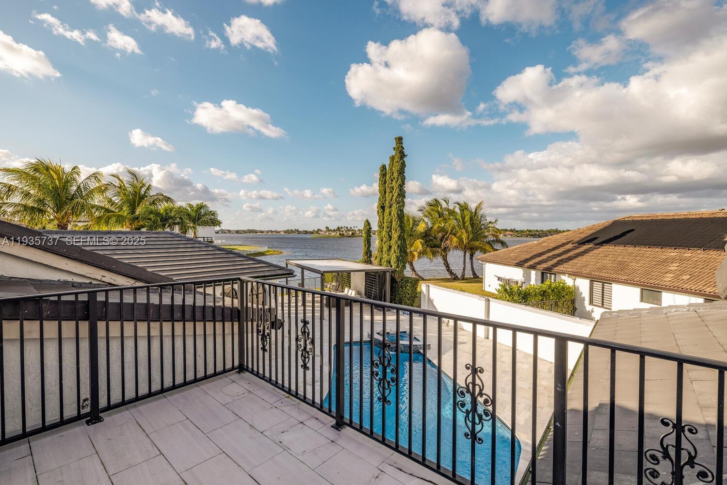 SUNSET LAKES PLAT ONE - Residential