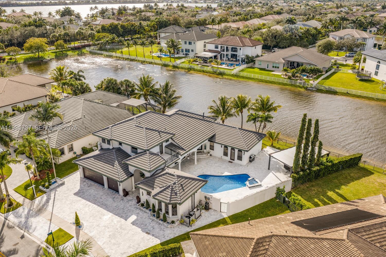 SUNSET LAKES PLAT ONE - Residential