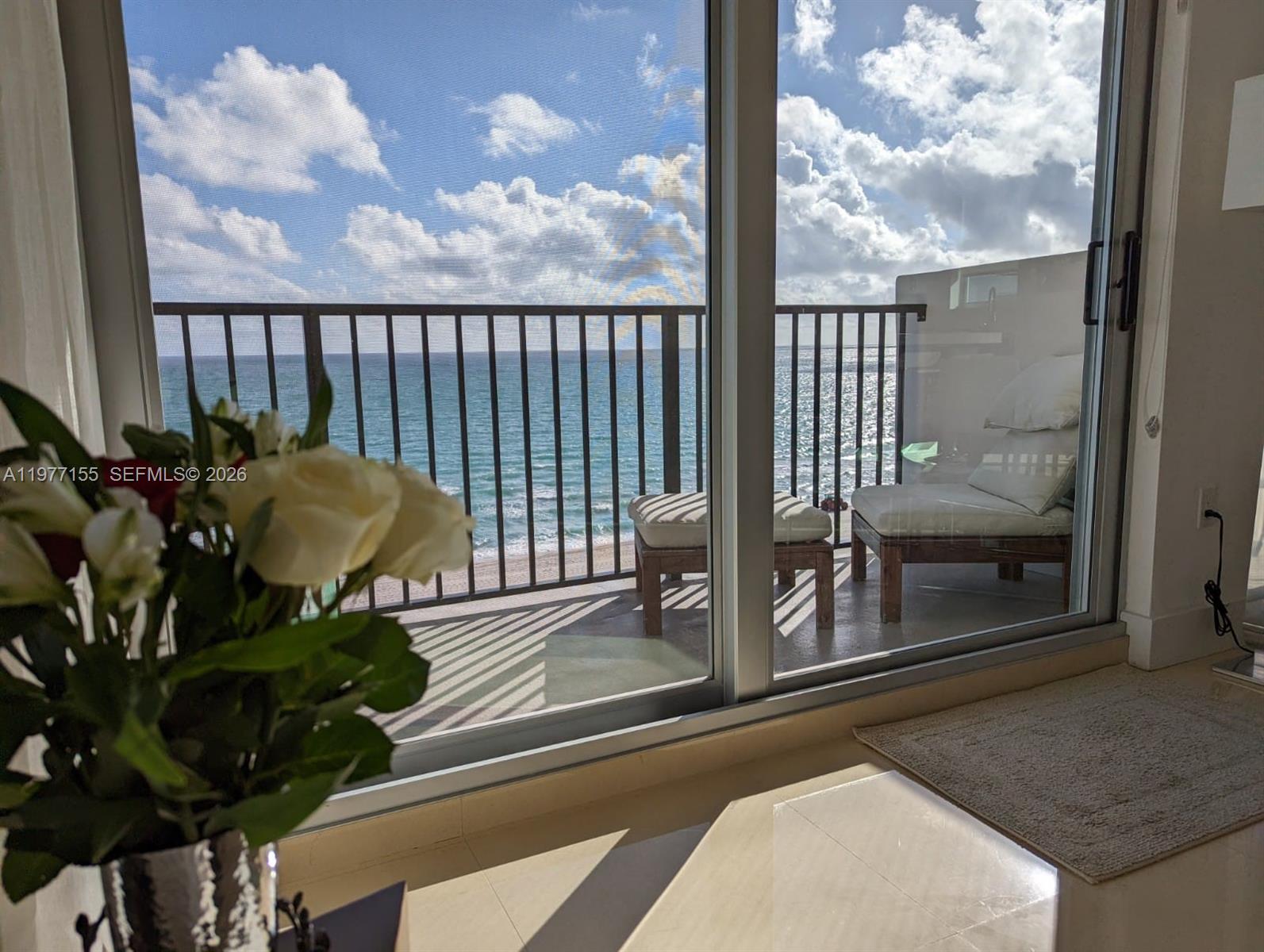 9273 Collins Ave 1004