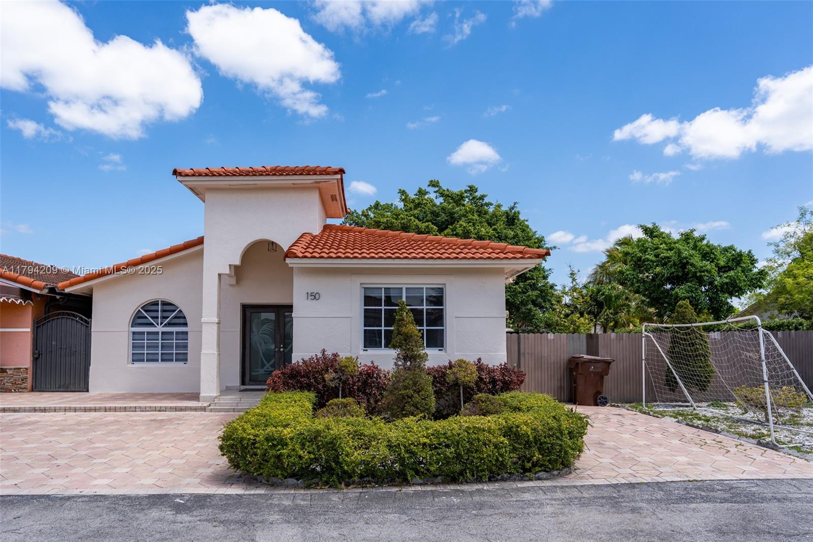 3355 W 68th St 150, Hialeah, Miami-Dade County, Florida - 3 Bedrooms  
2 Bathrooms - 