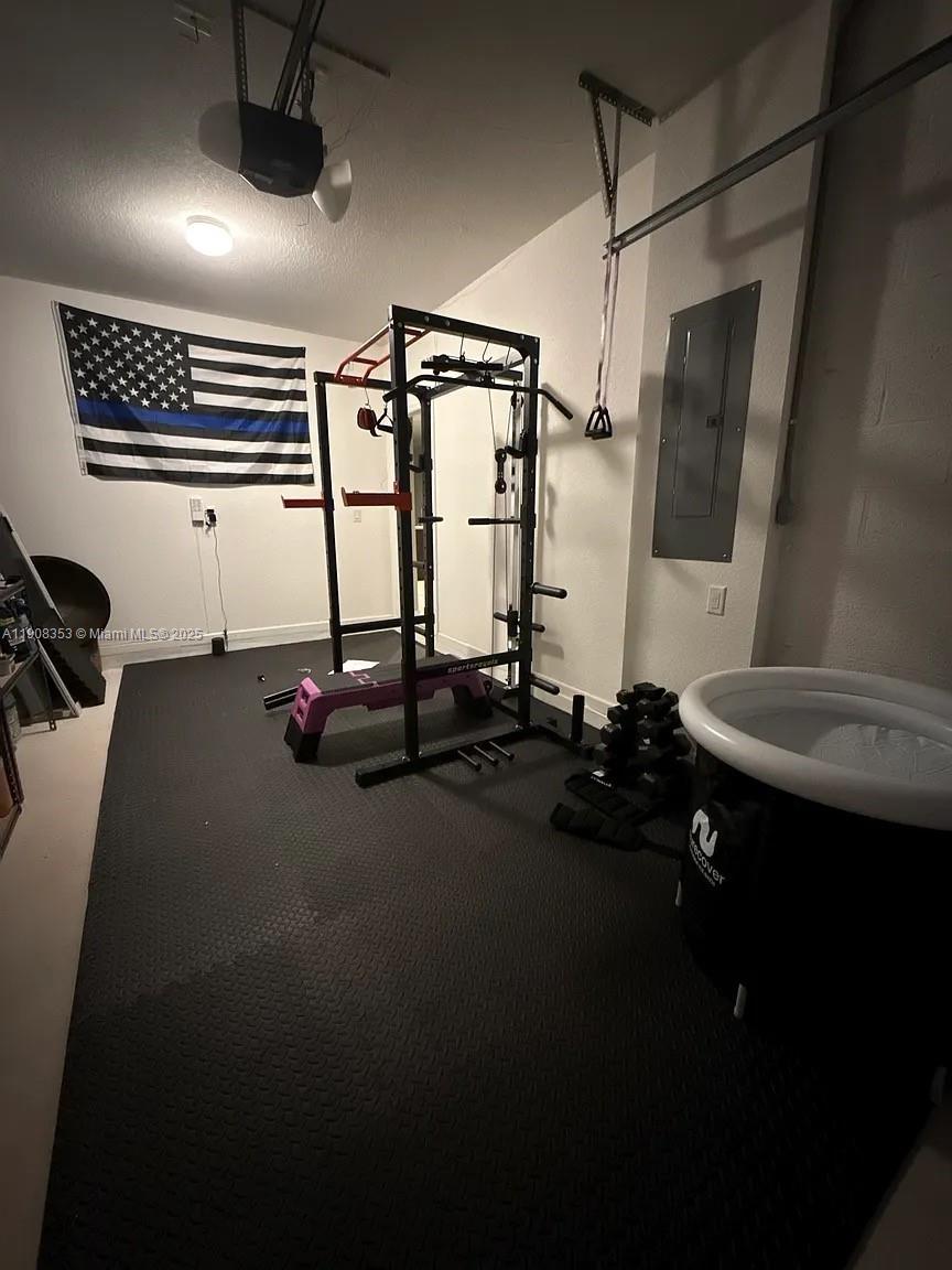 KEYS GARDEN - Residential Lease