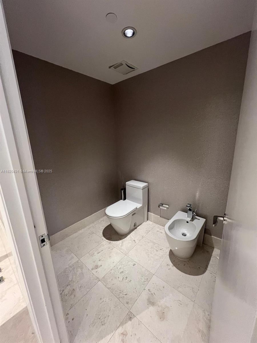 JADE OCEAN CONDO - Residential