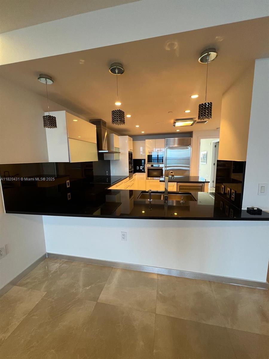 17121 Collins Ave 1205