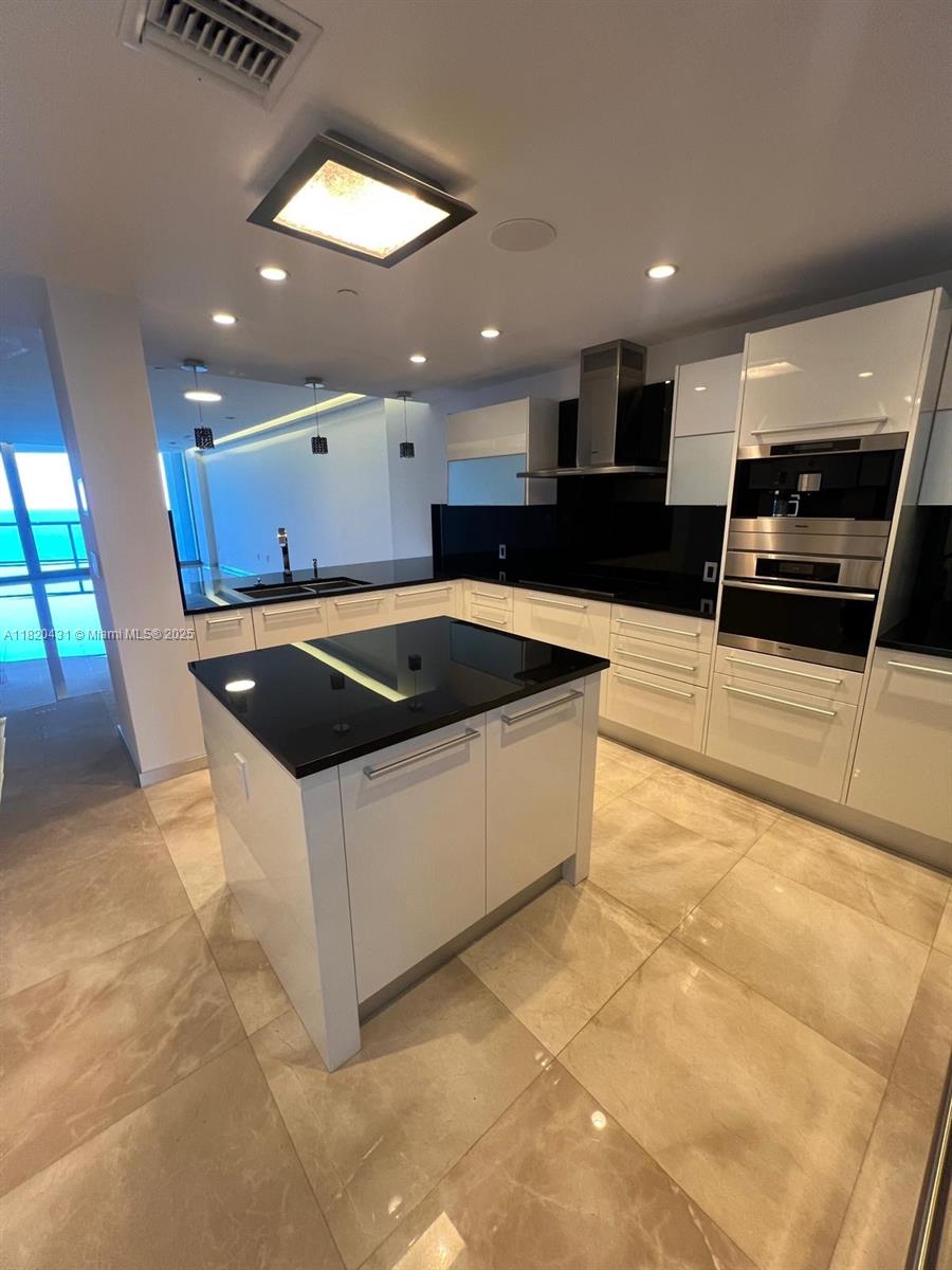 17121 Collins Ave 1205