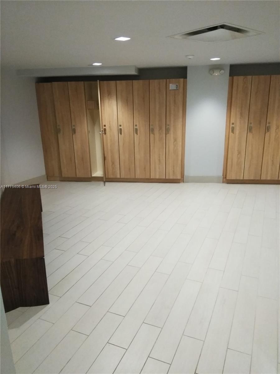 OLYMPUS CONDO PHASE - Residential Lease