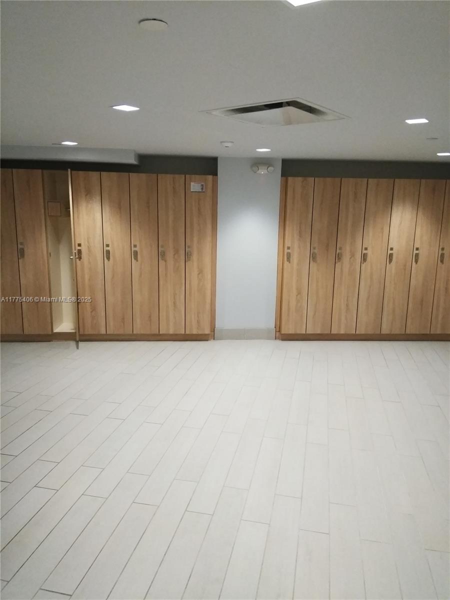 OLYMPUS CONDO PHASE - Residential Lease