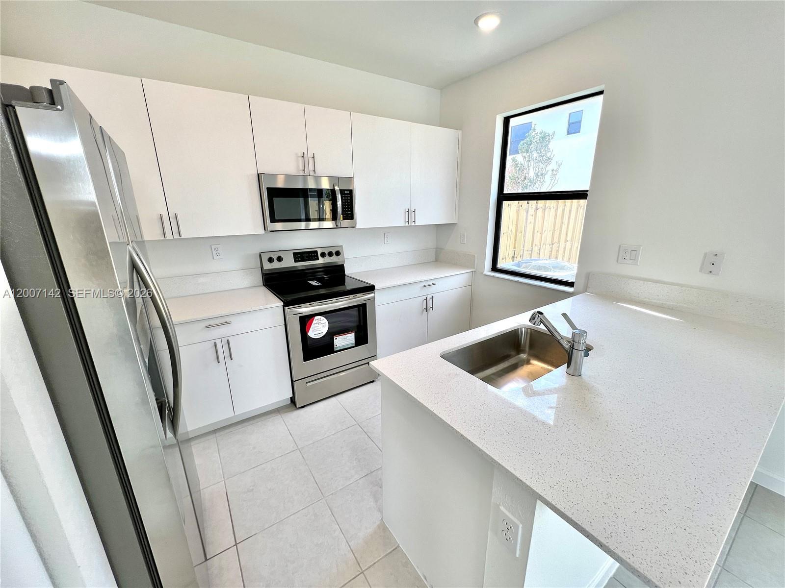 KENDALL ASSEMBLAGE SOUTH - Residential