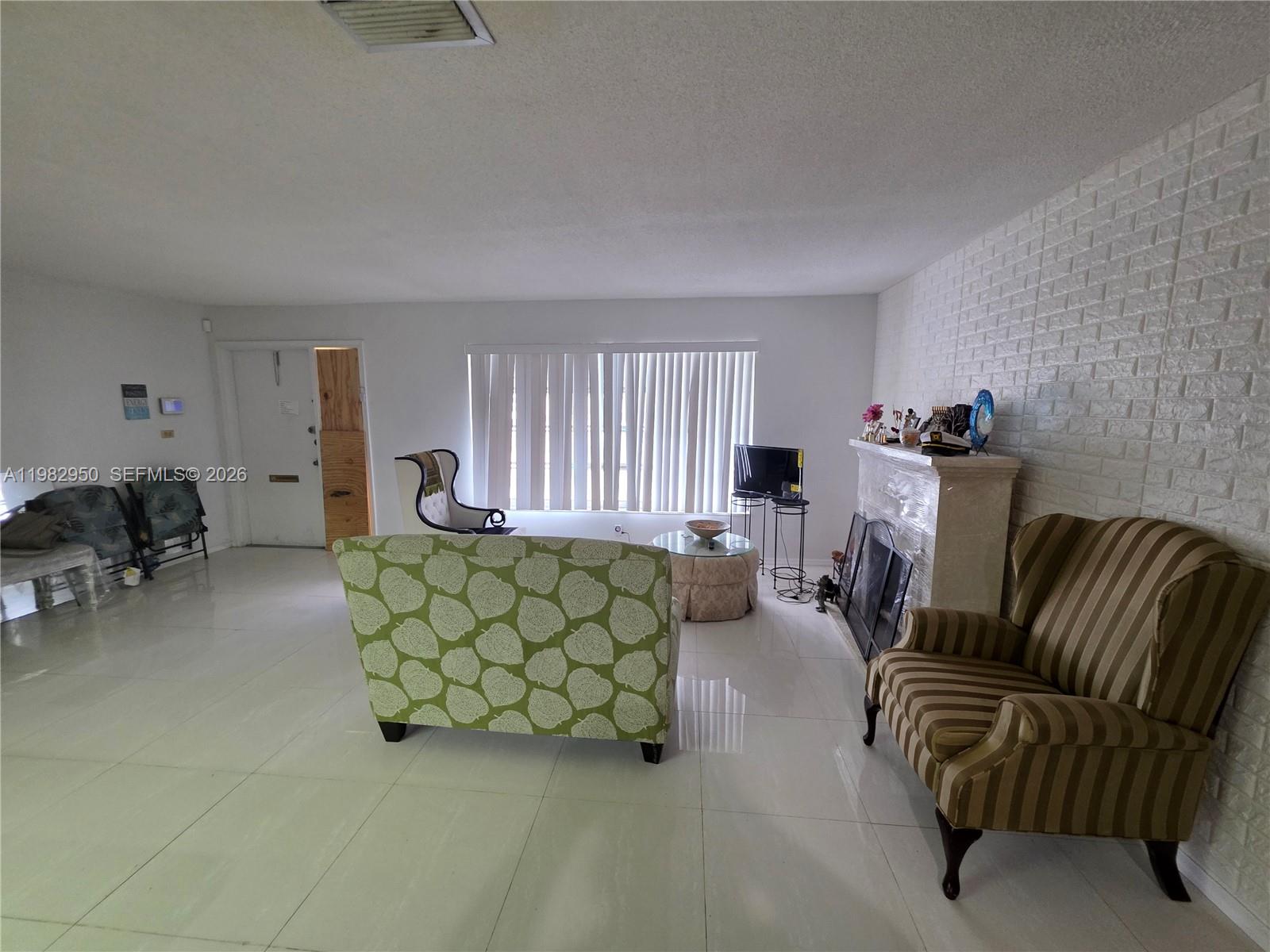 MAINLANDS OF TAMARAC LAKE - Residential