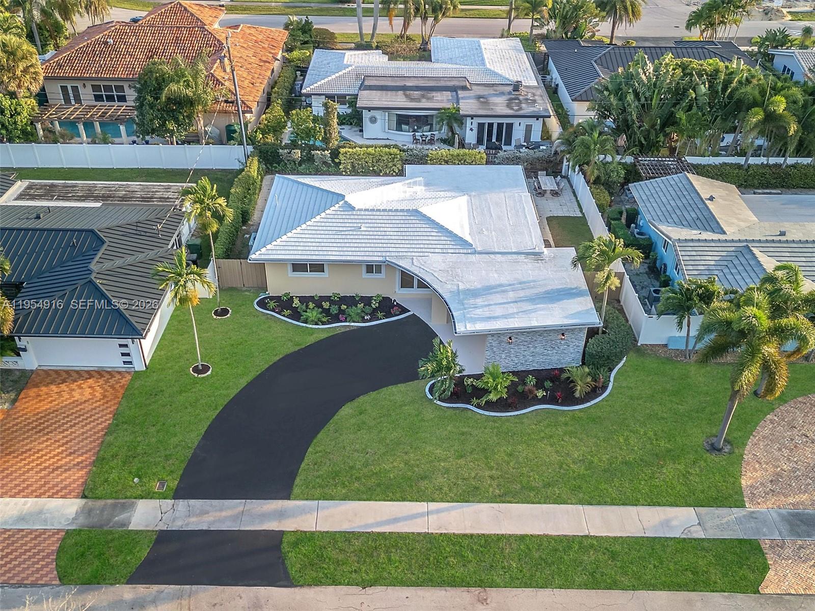 IMPERIAL POINT 1 SEC - Residential