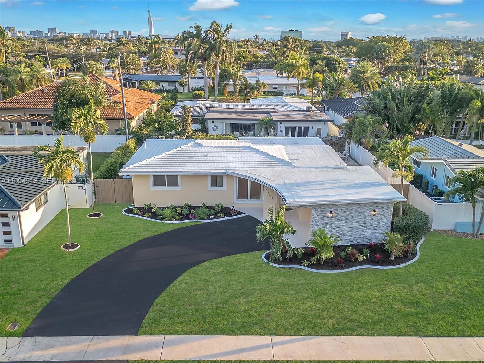 IMPERIAL POINT 1 SEC - Residential