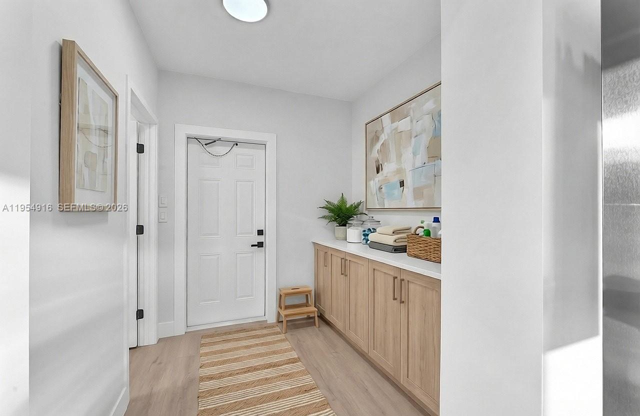 IMPERIAL POINT 1 SEC - Residential