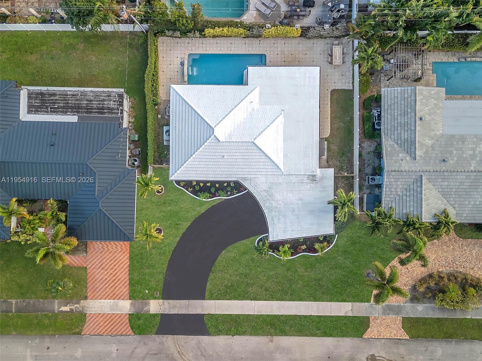 IMPERIAL POINT 1 SEC - Residential