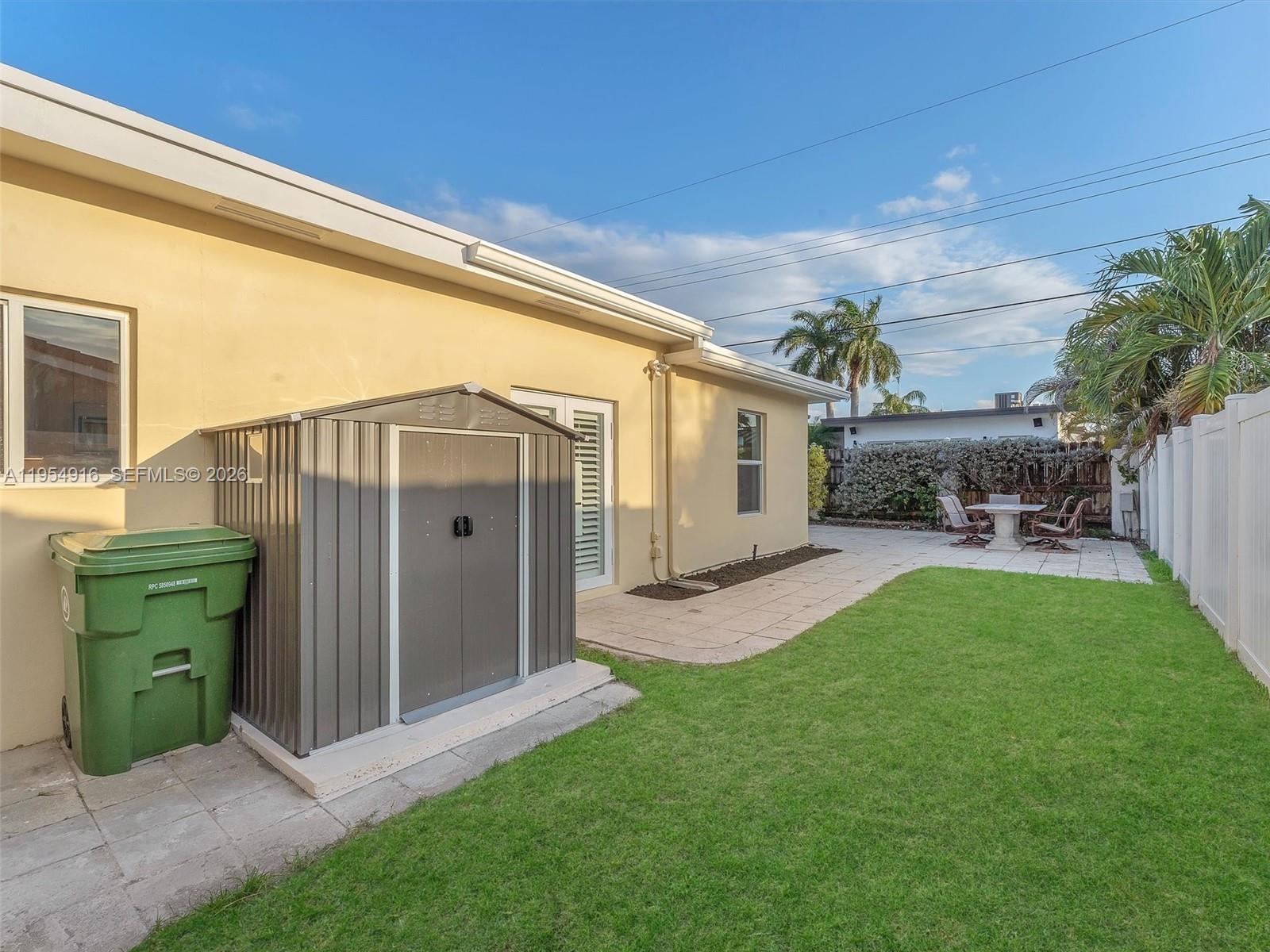 IMPERIAL POINT 1 SEC - Residential