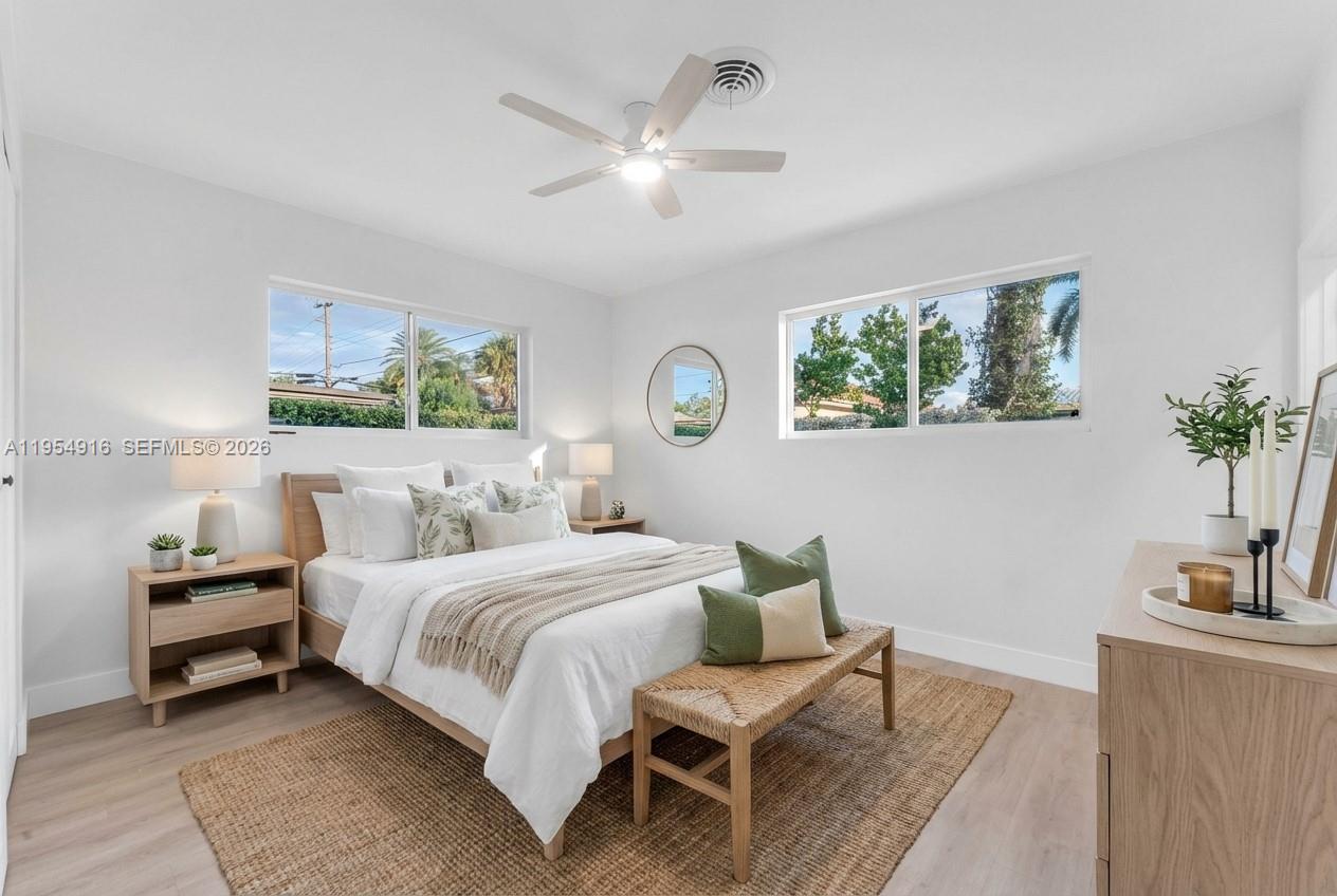 IMPERIAL POINT 1 SEC - Residential