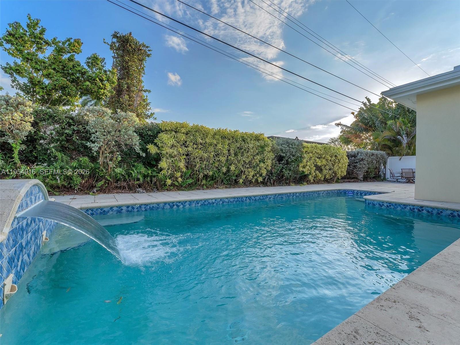 IMPERIAL POINT 1 SEC - Residential