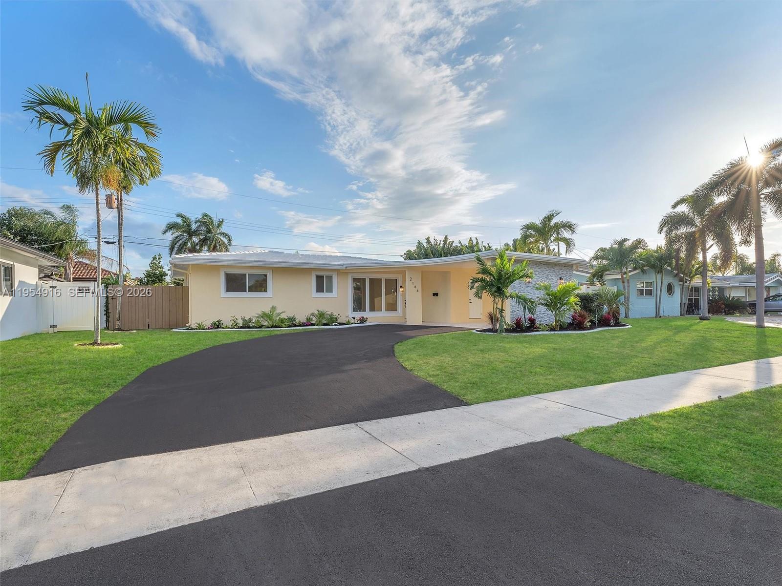 IMPERIAL POINT 1 SEC - Residential