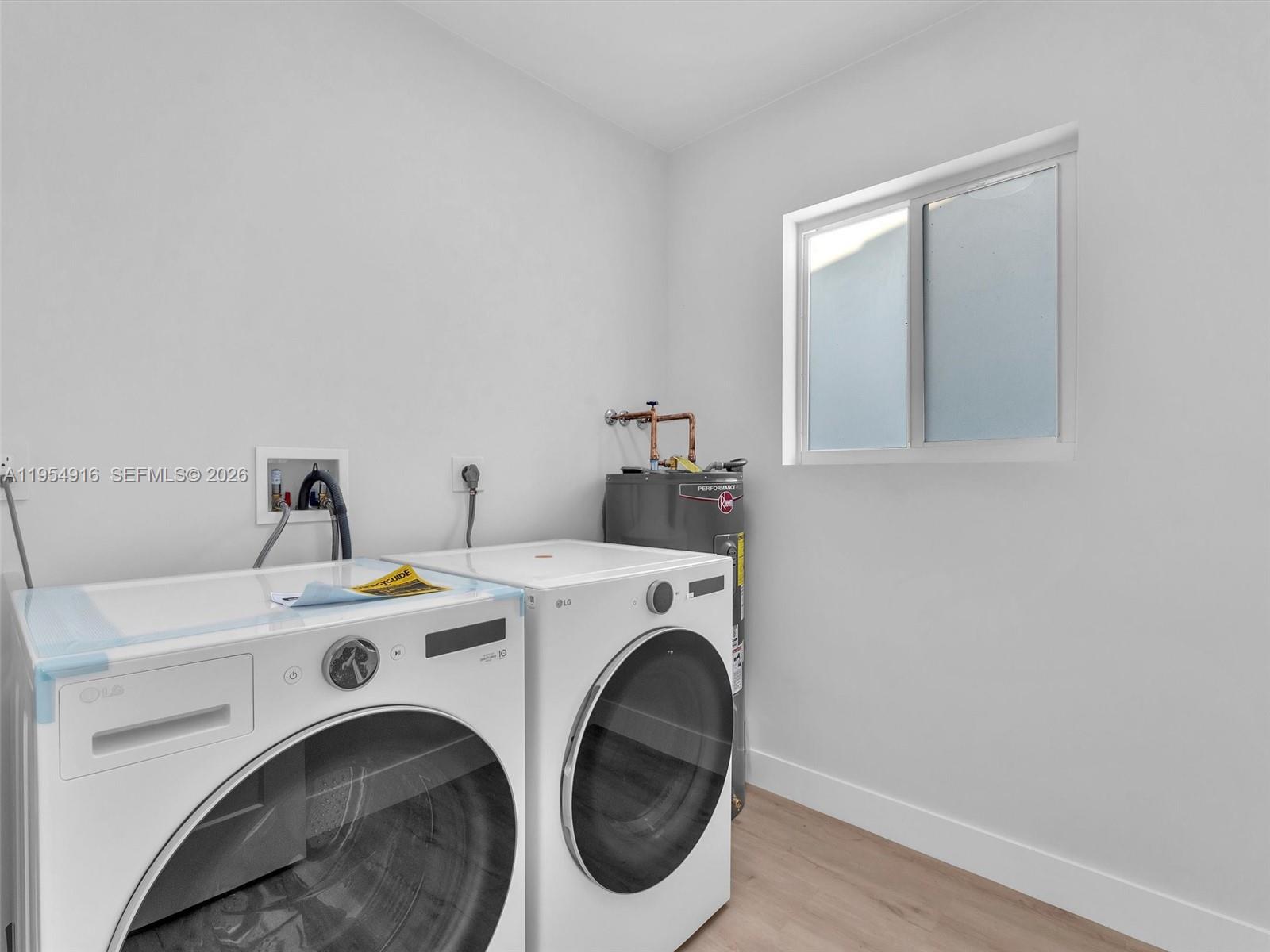 IMPERIAL POINT 1 SEC - Residential