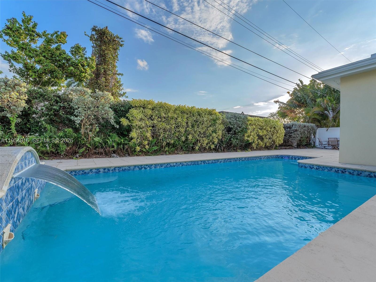 IMPERIAL POINT 1 SEC - Residential