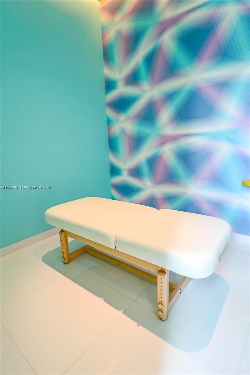 PARAISO BAYVIEWS CONDO - Residential