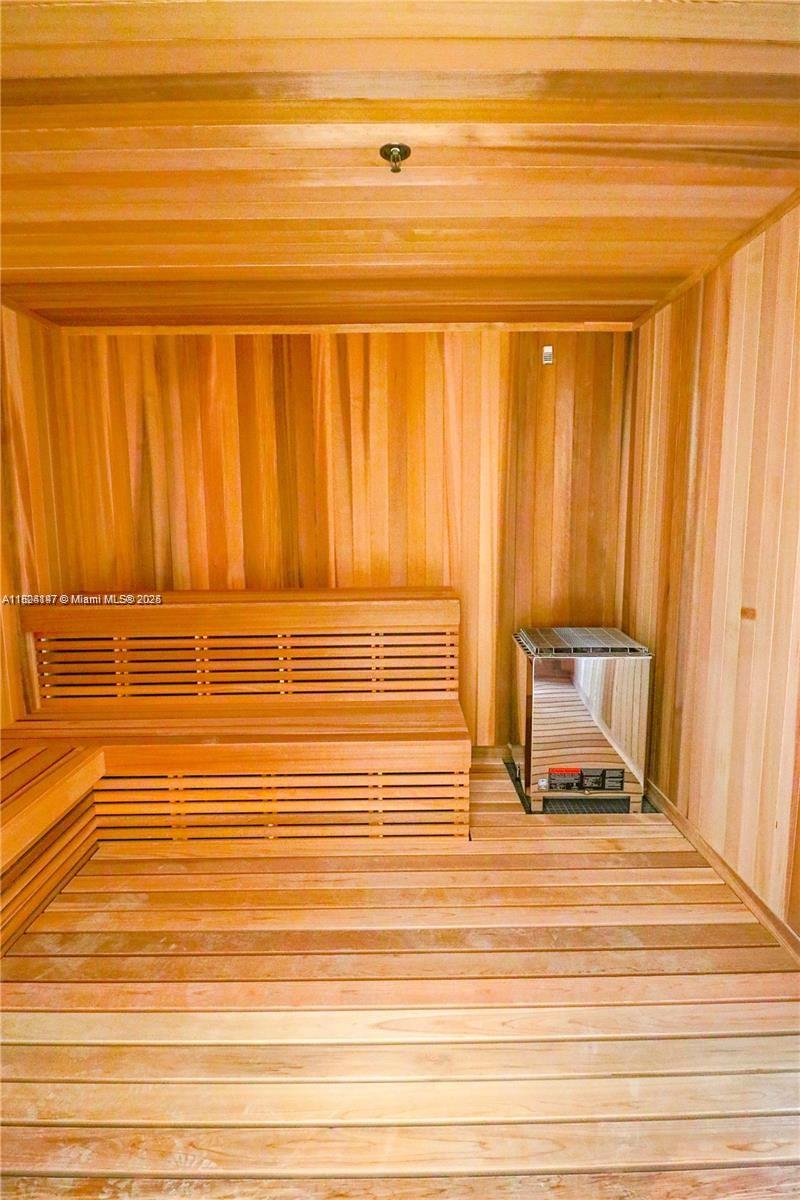 PARAISO BAYVIEWS CONDO - Residential