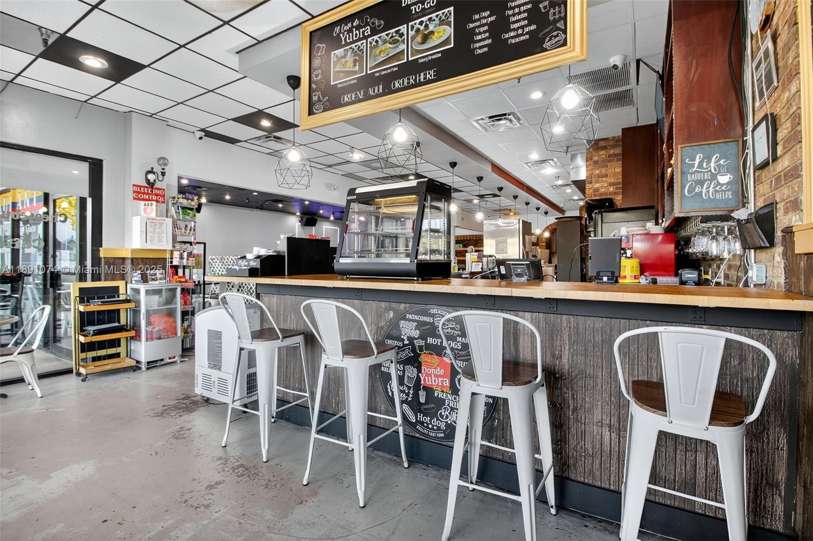 Restaurant and Bar For Sale in Coral Springs