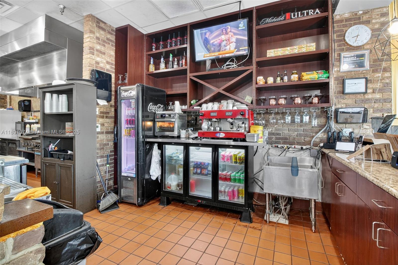 Restaurant and Bar For Sale in Coral Springs