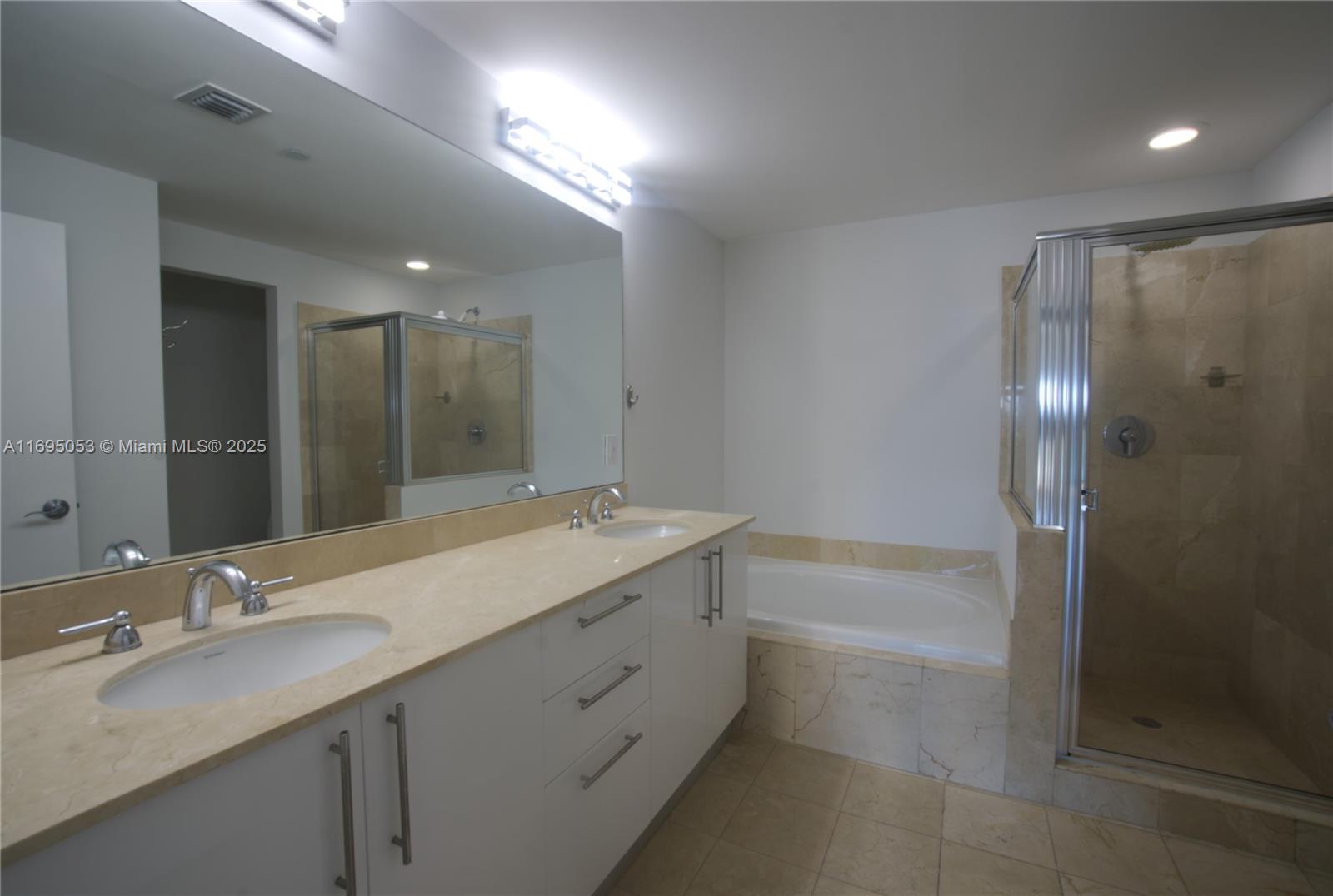 AVENTURA MARINA CONDO NUM - Residential
