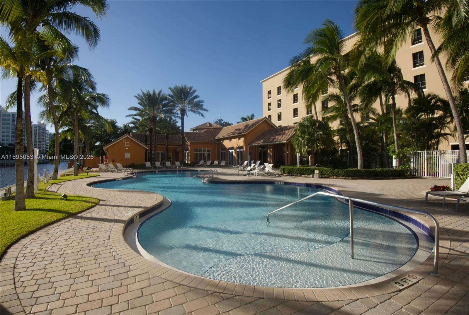 AVENTURA MARINA CONDO NUM - Residential